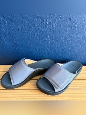 NWOT ABEO‎ Paige 3122 Women Blue Gray Leather Slide Sandals Sz 8 NEUTRAL